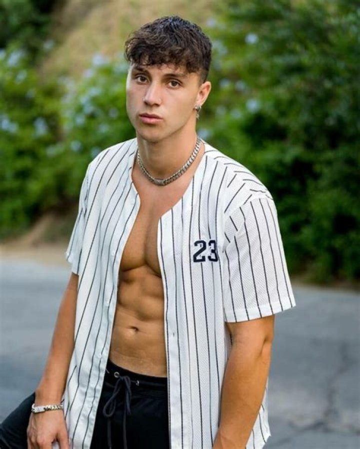 How Old Is Tayo Ricci?