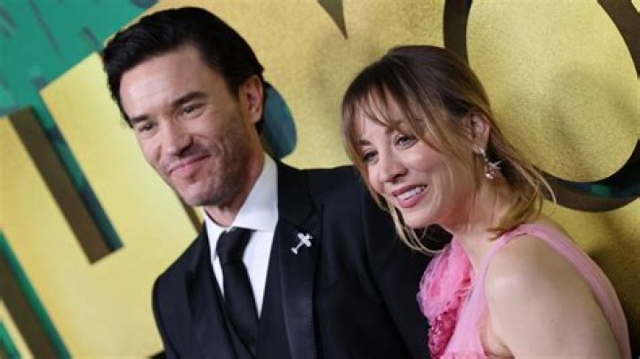 Power Couple Alert! Kaley Cuoco and 'Ozark' Actor Tom Pelphrey Are Officially an Item |