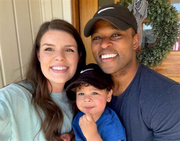 Who Is Daniel Camerons Wife, Makenze Evans?