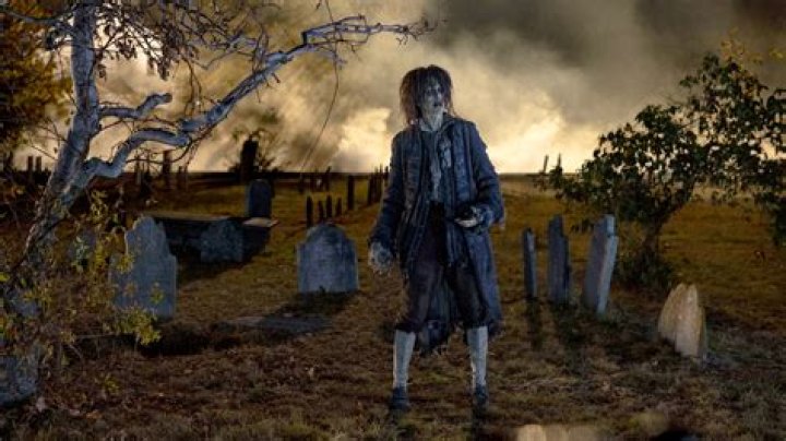 Who Is The Zombie From 'Hocus Pocus'? Doug Jones Talks Sequel! |